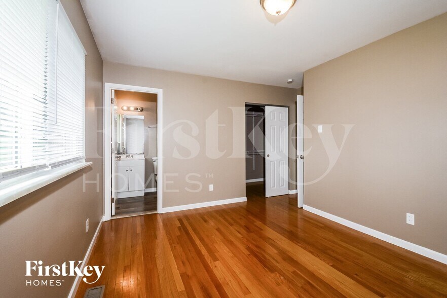 Building Photo - 13825 Invicta Dr