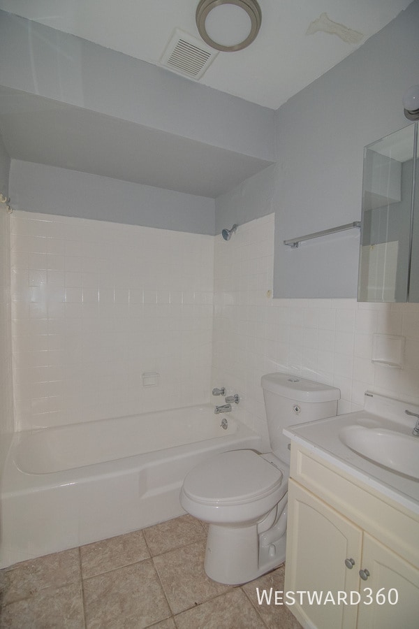 Building Photo - 1465 E 69th St