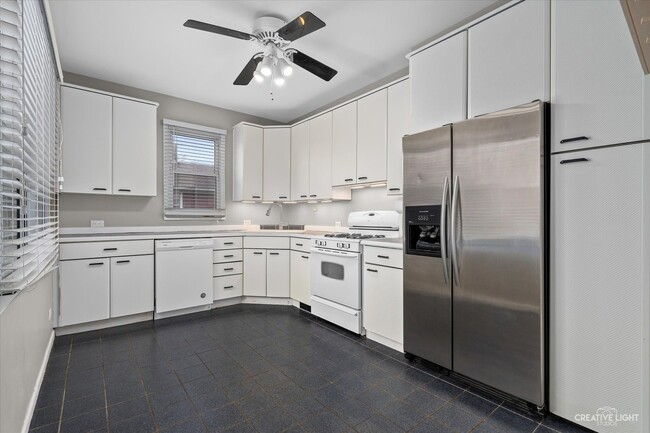 Building Photo - 217 Washburn St