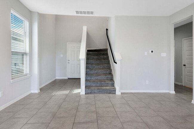 Building Photo - 227 Kellys Heroes Wy