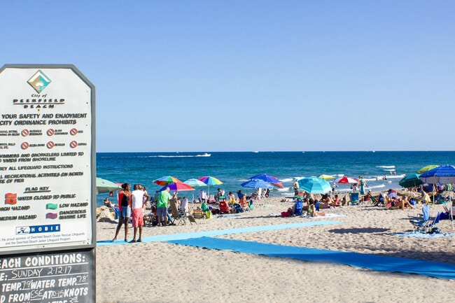 Building Photo - 1955 NE 4th St