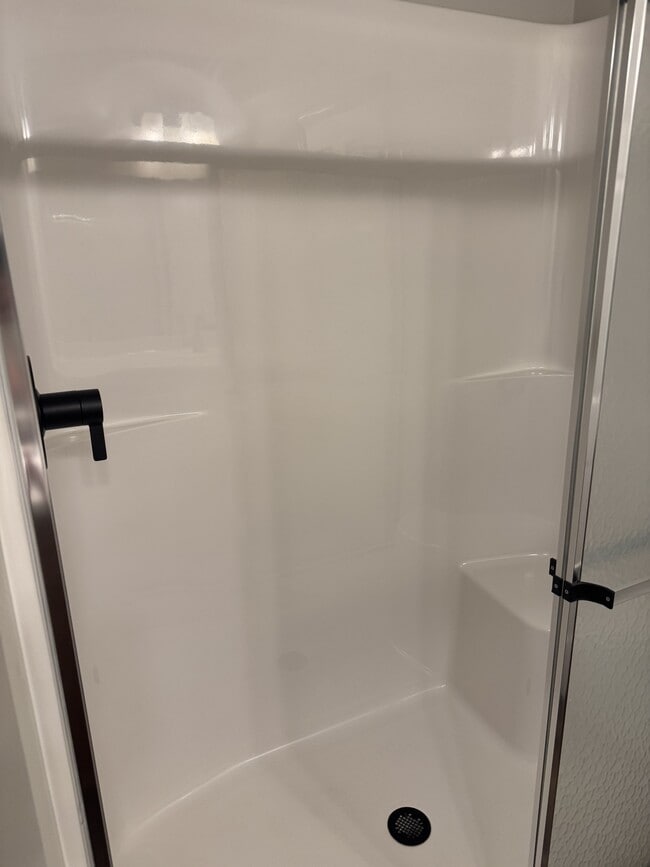 Building Photo - 220 W Samuel Ave