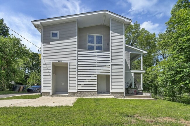 Building Photo - Awesome fully furnished 1BE/1BA in the Wav...