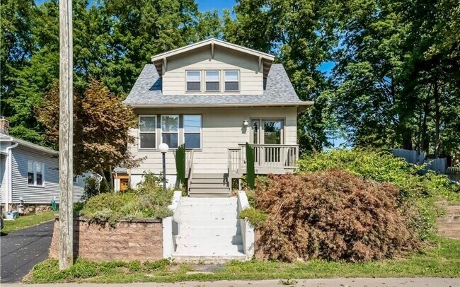 Primary Photo - 24 Wilcox Pl