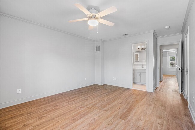 Building Photo - 14707 Barryknoll Ln