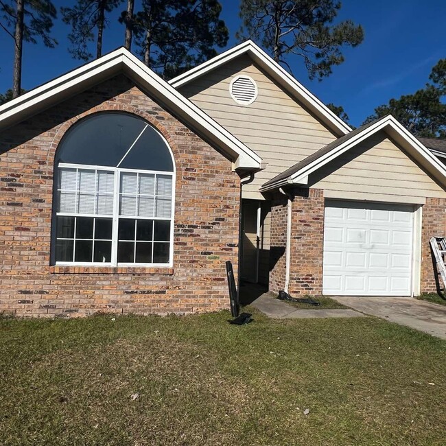 Primary Photo - 3056 Yorktown Cir