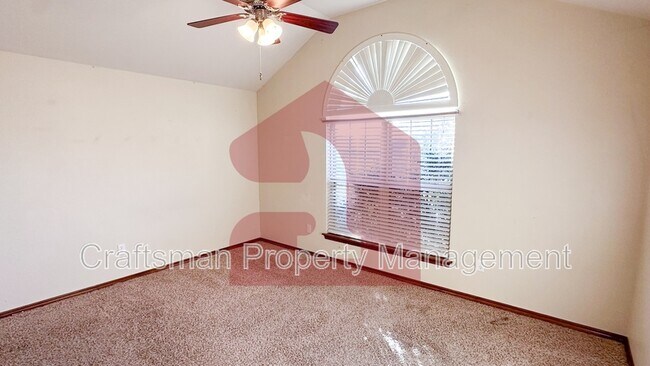 Building Photo - 1704 January Pl