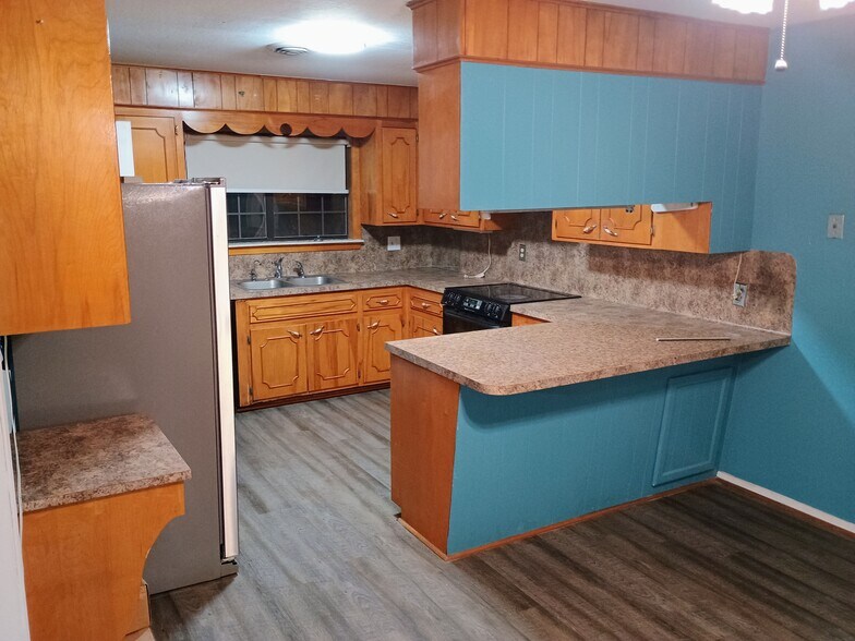 Building Photo - 1620 Landry Dr