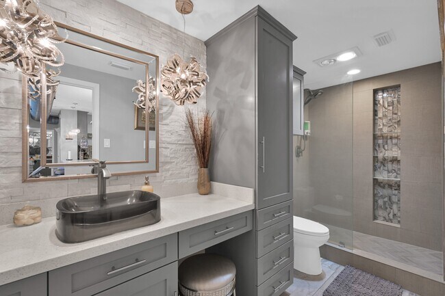 Building Photo - 12800 Melville Dr