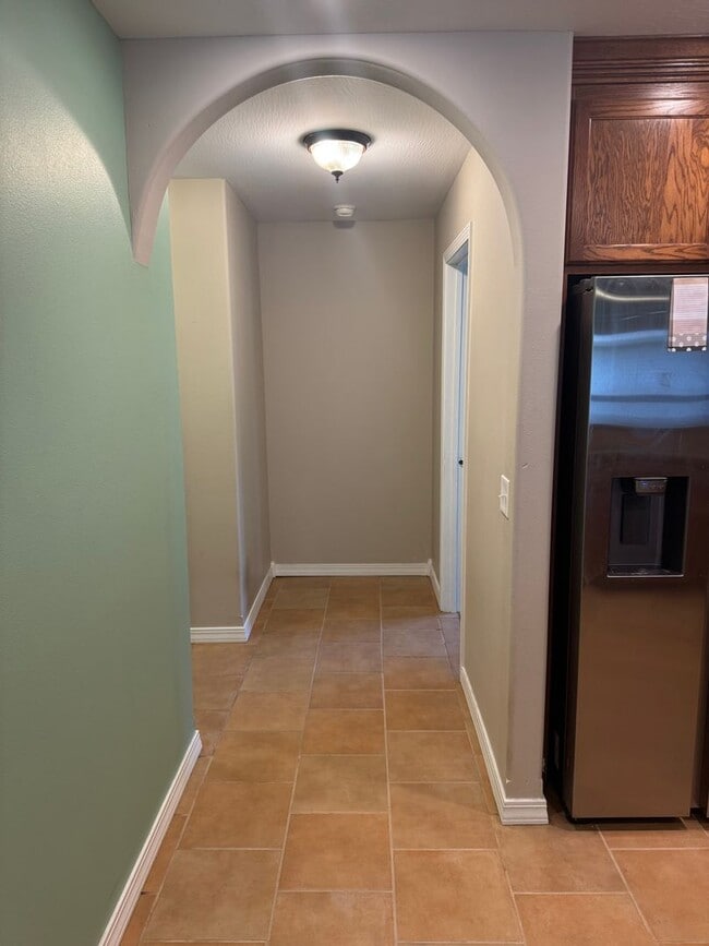 Building Photo - 5 Bedroom | 3 Bathroom | 3 Car Garage | Wa...