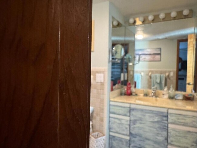 Building Photo - 409 Fernandina St