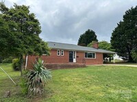Building Photo - 130 Openview Dr