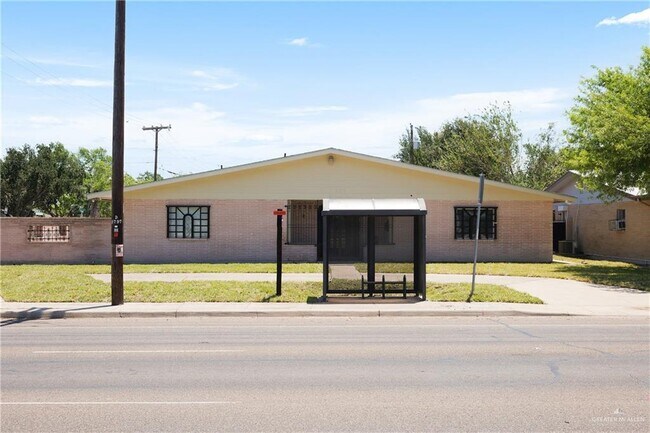 Building Photo - 612 N Ware Rd