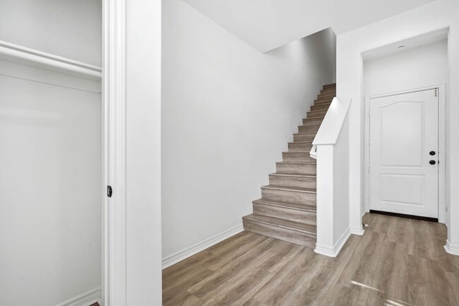 Building Photo - Prime Location! RARE Opportunity to LEASE 4/3.5 Spacious TownHome IN GARDEN GROVE!