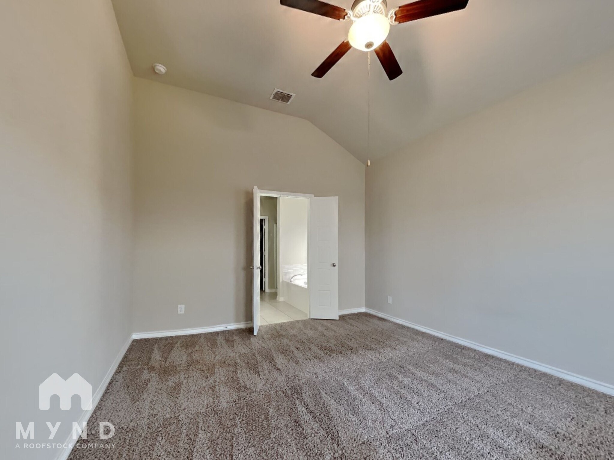 Building Photo - 6327 Sycamore Run