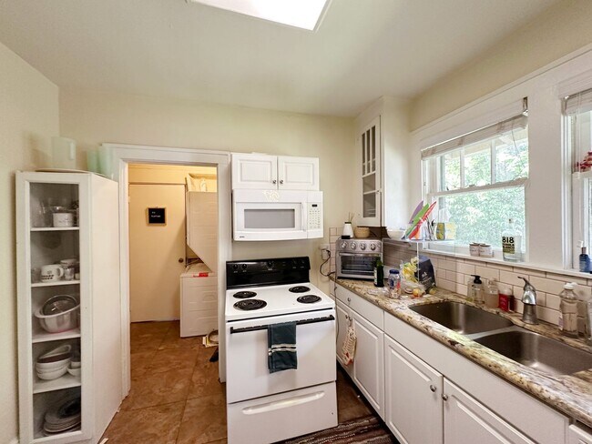 Building Photo - Cottages at Norman - 4 Bedroom 2 Bathroom ...