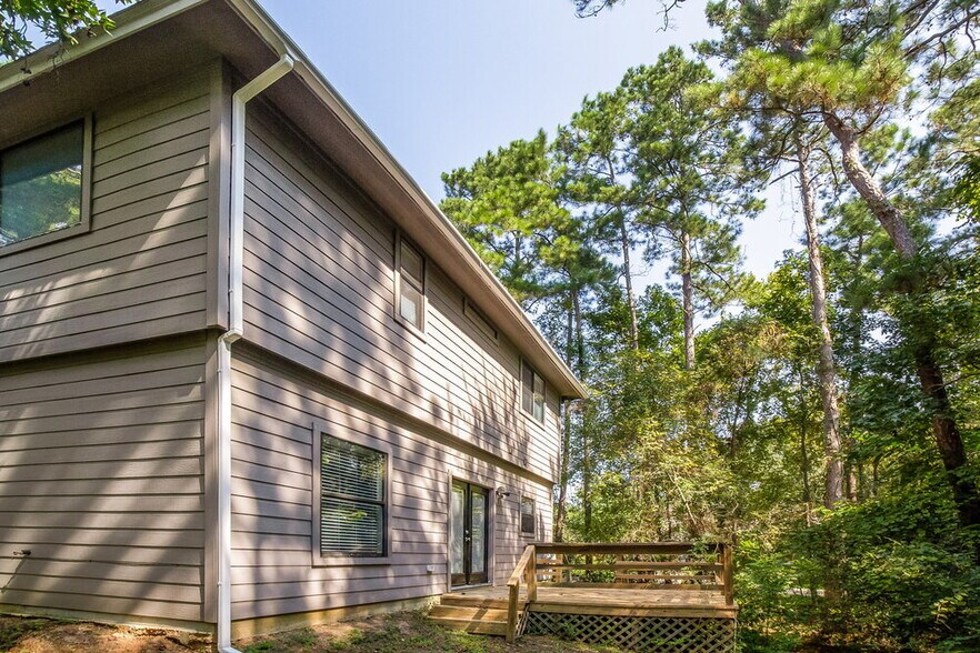 Building Photo - 612 Spruce Dr