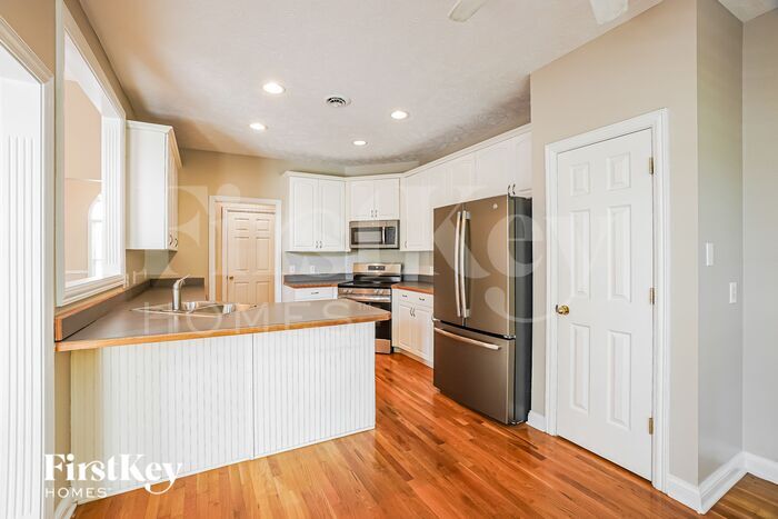 Building Photo - 3146 Southpoint Dr