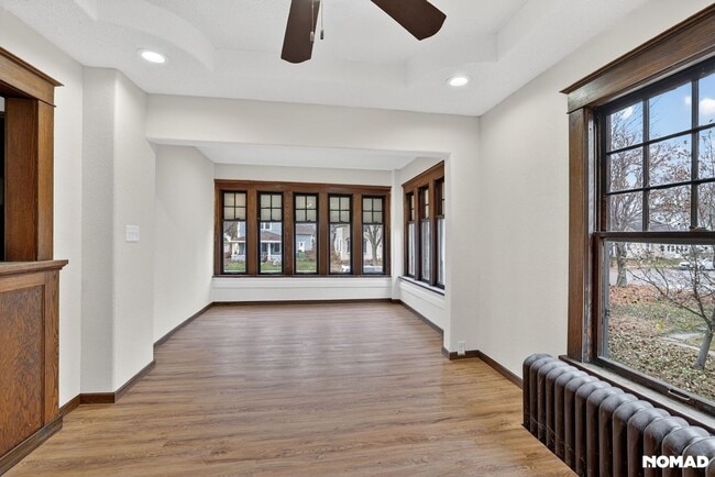 Building Photo - 329 S 2nd St