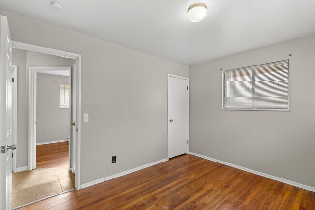 Building Photo - 1158 Reale Ave