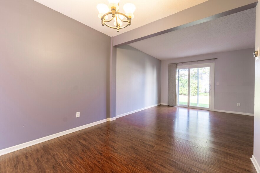 Building Photo - 2363 Dorland Ln E