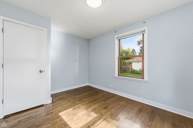 Building Photo - 805 Norfolk Ave