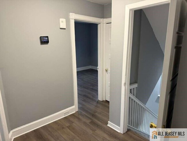 Building Photo - 107 Parkway Ave