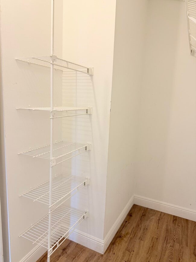 Building Photo - 13206 Glenmoor Dr