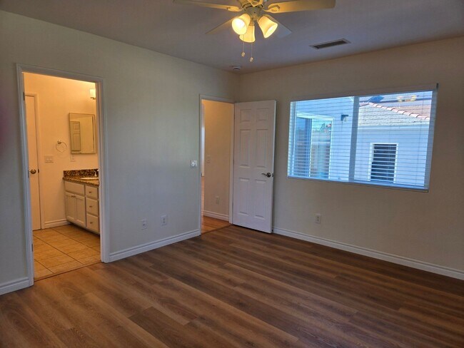 Building Photo - 4 BR / 2 BA near SDSU available immediately.