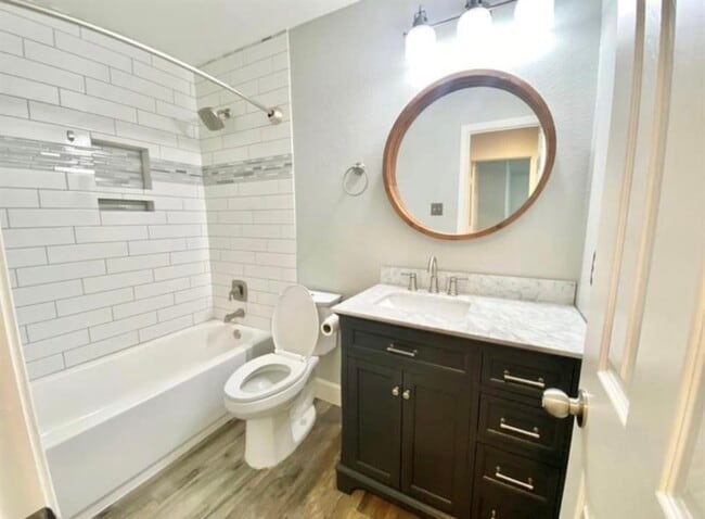 Building Photo - 6326 Saragosa Crossing Ln