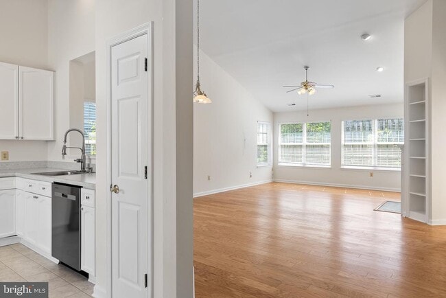 Building Photo - 11318 Savannah Dr