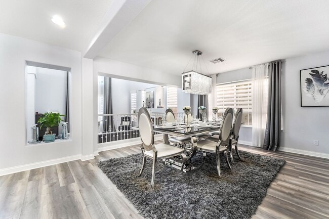Building Photo - Luxury Living in Guard-Gated Royal Highlands!