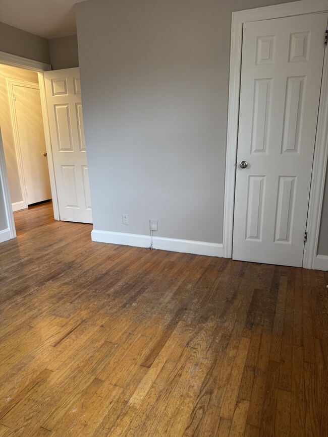 Building Photo - 230 Elaine Ave