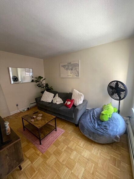 Building Photo - 36 Garden St