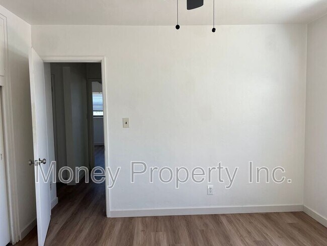 Building Photo - 5363 Bonita Dr