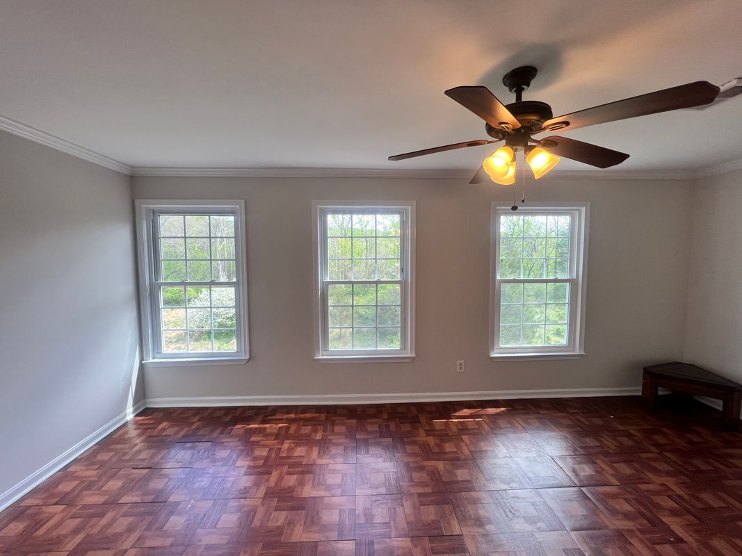 Building Photo - 516 Meadow Hall Dr