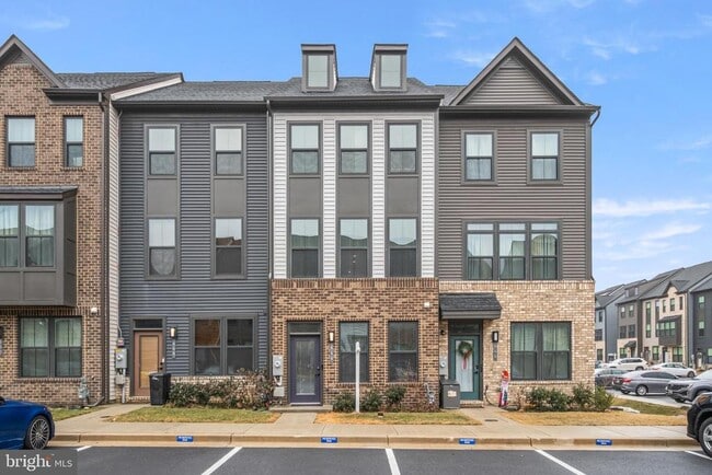 Building Photo - 646 Lakemont Dr