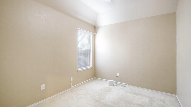 Building Photo - 5209 Bear Valley Dr