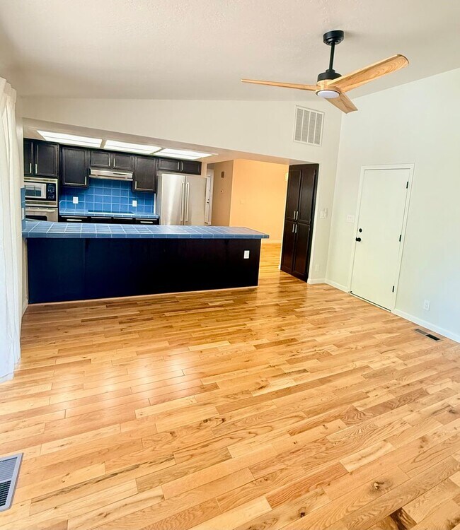 Building Photo - Beautiful Northwest Reno Home with Stunning Mountain Views