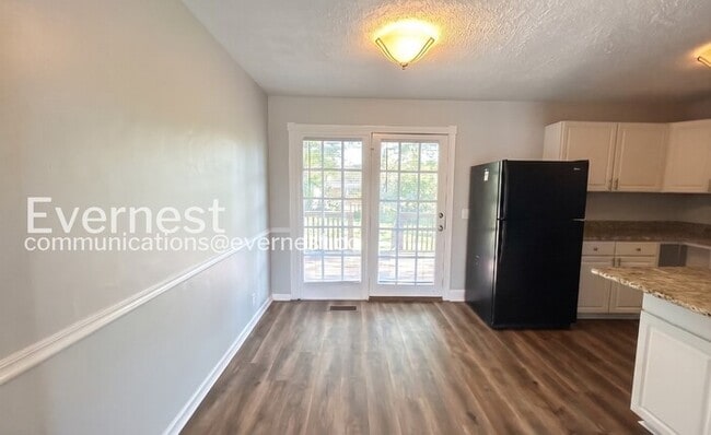 Building Photo - 1921 Dabbs Ave