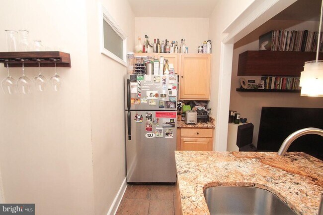 Building Photo - 511 S 17th St