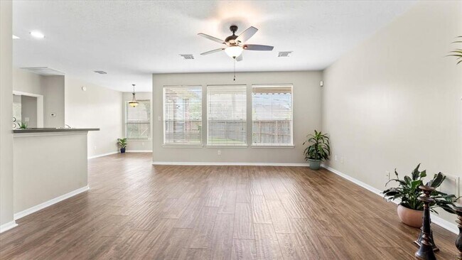Building Photo - 9722 Therrell Dr