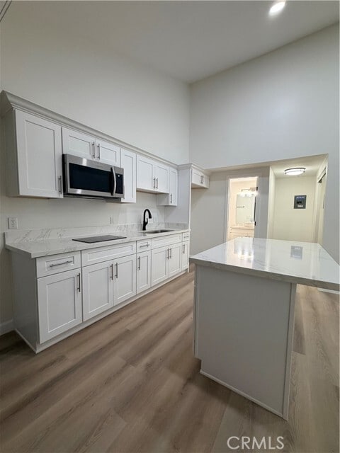 Building Photo - 23551 Ave La Caza