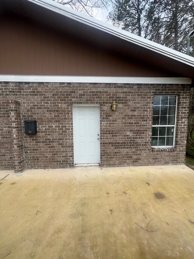 Building Photo - 500 S Gardenia Ave