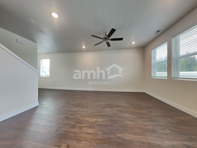 Building Photo - 7707 Verona Lp SW