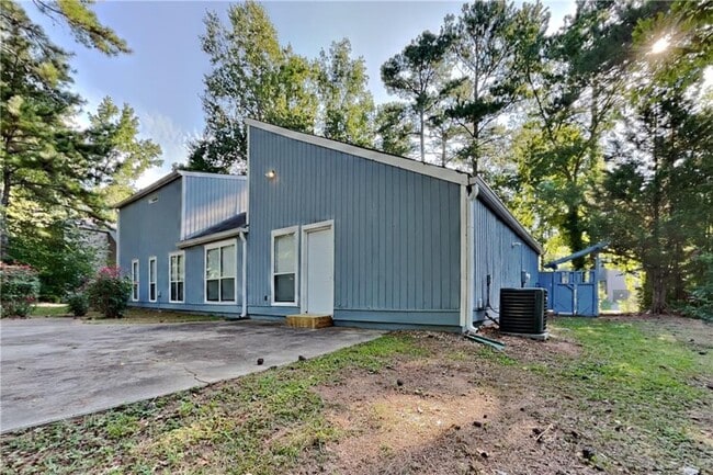 Building Photo - 2197 Oakrill Ct