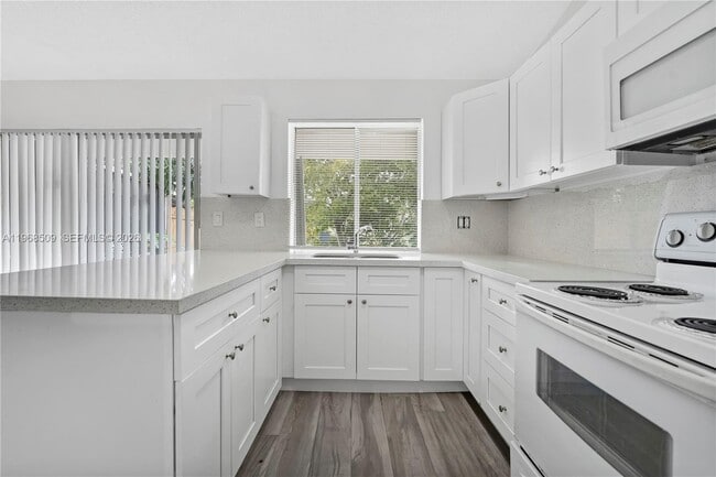 Building Photo - 20424 NW 15th Ave