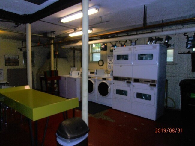 Building Photo - 43 Linnaean St