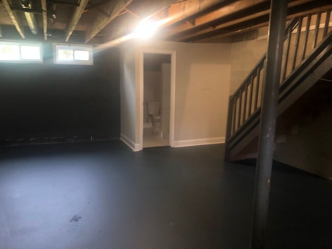 Building Photo - 3 bedroom 2 full bathroom in Baltimore County
