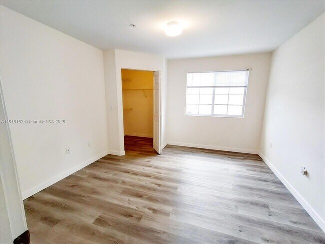 Building Photo - 711 SW 111th Way